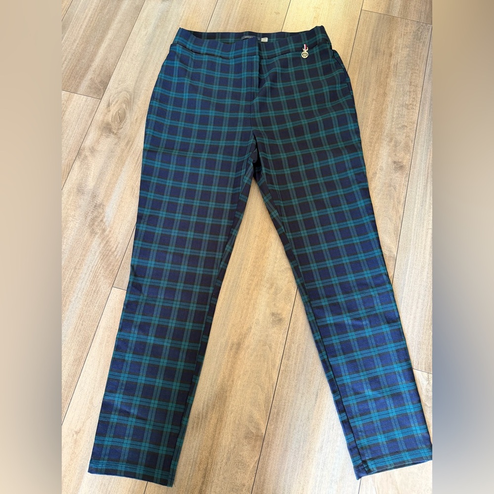 Tommy Hilfiger Women's Blue and Green Plaid Joggers